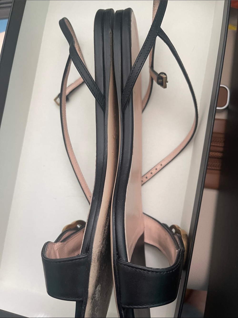Gucci flat Black Leather Sandals with Gold Double G Accent - Picture 7 of 7